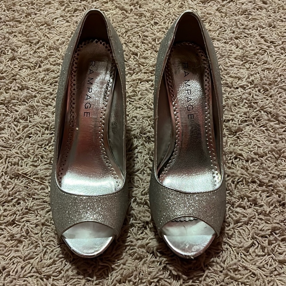 Rampage Silver Glitter Heels with platform. Peep toe pumps. Size 7 1/2